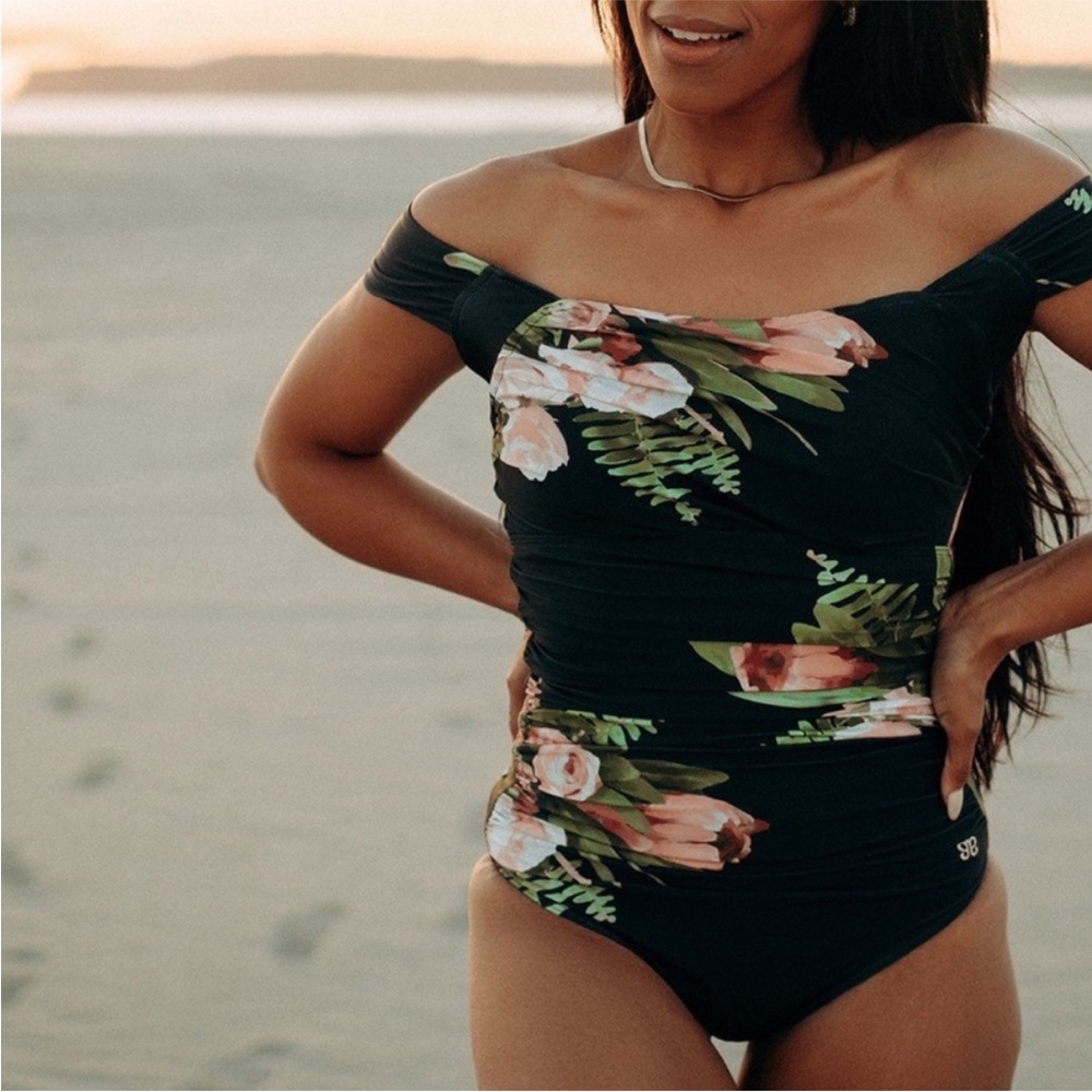 Albion fit Tiffany Off-Shoulder Swimsuit